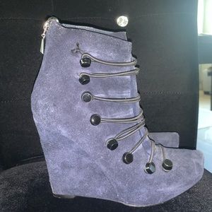 Blue sued heels